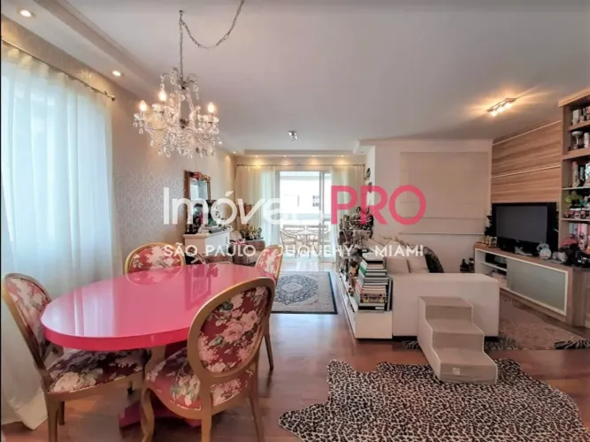 Belíssimo apartamento de 124m² em Moema Pássaros com três suites e 2 vagas.