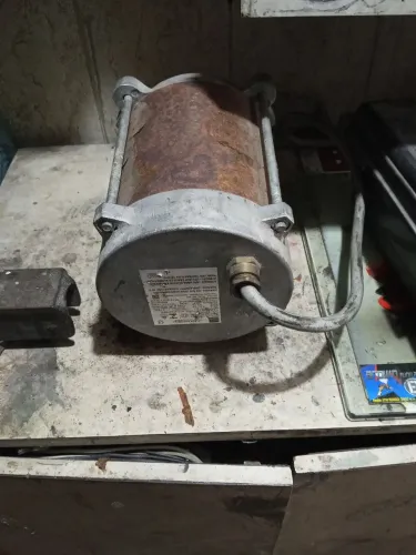Motor trifásico 1 hp chama no ZAP *