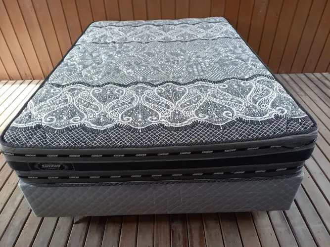 Vendo cama box casal colchao + base 