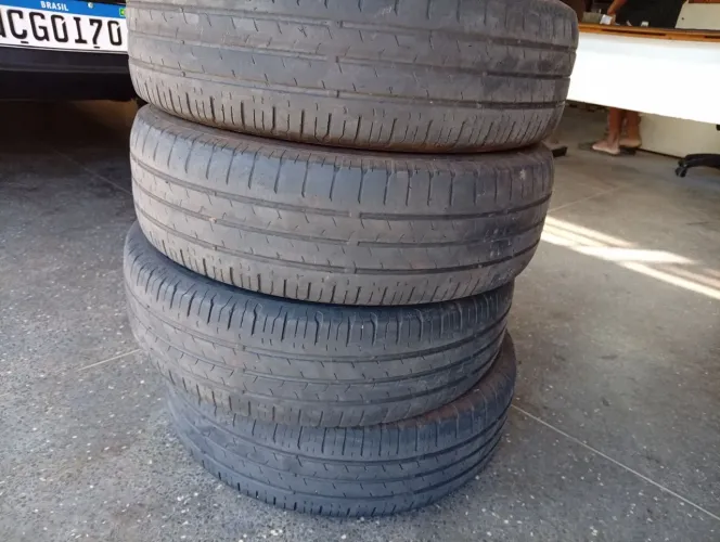 4 pneus continental aro 14 165/70R14