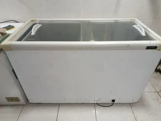 Freezer expositor Esmaltec food e beverage , 486 litros