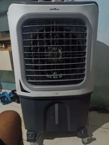 Climatizador Britânia higienizado 70 litros conservado no ponto de usa 