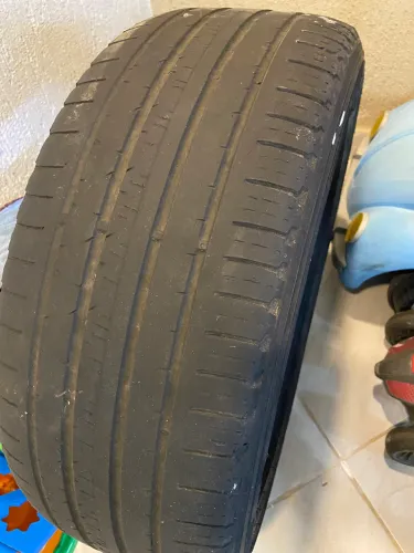 Vendo pneu usado aro 18 Pirelli