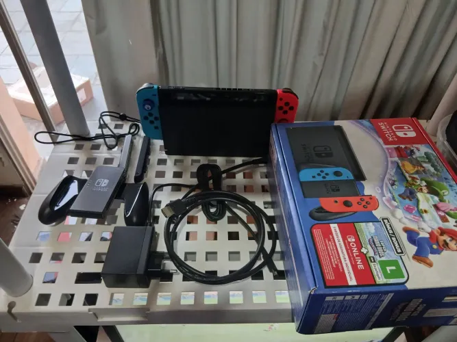 Nintendo Switch Seminovo - Apenas 1 Mês de Uso-NÃO ACEITO OFERTA