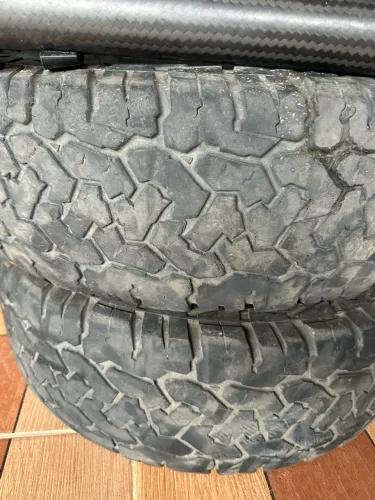 Vendo 4 pneus 15