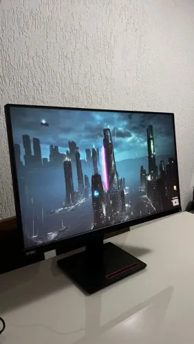 Monitor Lenovo 32" 4K THINK VISION 