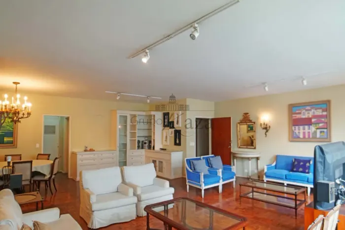 Apartamento - Jardim Paulista - 3 Dormitórios - 195m².