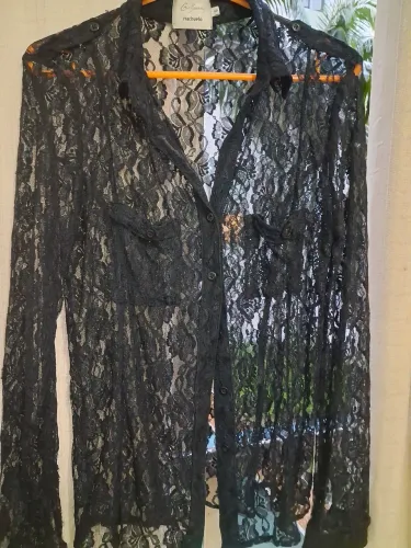 Lindíssima Camisa Feminina Rendada - G - RIACHUELO em excelente estado!!!!