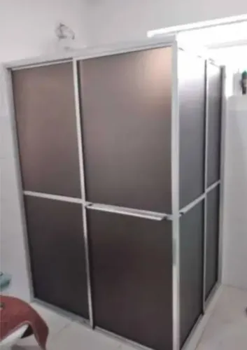 Fazemos box para banheiro de canto.