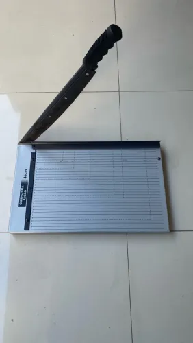 Guilhotina Facão Lassane 460-F (46cm) - Barata / Cortando Perfeitou