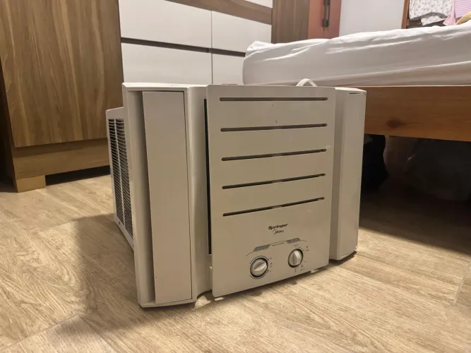 Ar-Condicionado de Janela Springer Midea Funcionando Perfeitamente ACEITA NEGOCIAÇÃO.