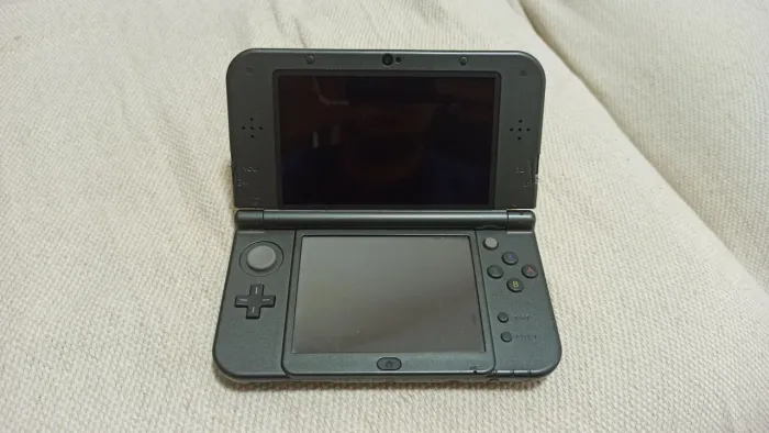 Nintendo New 3DS XL com placa de captura
