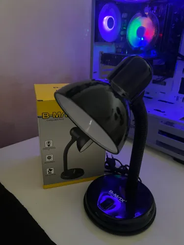 Luminária LED de Mesa B-Max Preta