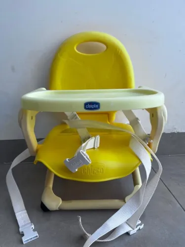 Cadeira de alimentação infantil Pocket Snack Chicco, cor amarela