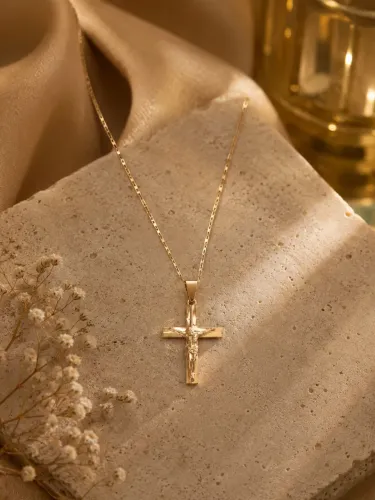 Conjunto Piastrine e Crucifixo em Ouro 18k 750