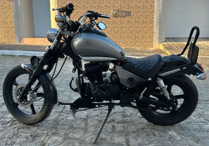Dafra Kansas 150cc Bobber