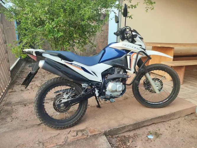 Bros 160 branca e azul