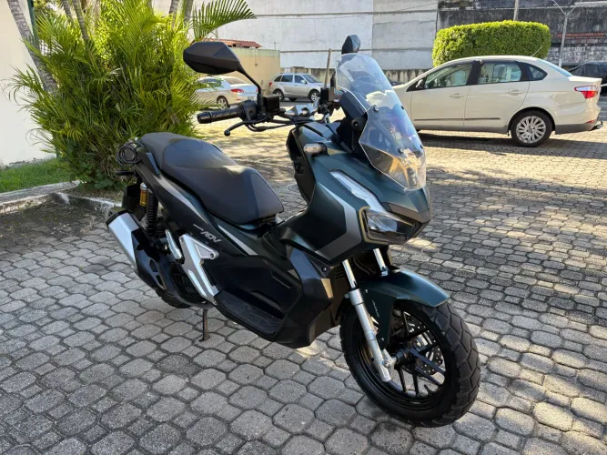 Honda ADV 2024 verde oportunidade!