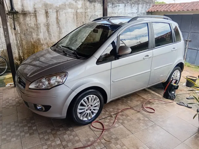 Fiat Idea Attractive 1.4 Fire Flex 8V 5P 2013