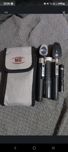 Kit DIAGNÓSTICO  OFTALMOSCÓPIO E OTOSCOPIO  MD XENON OMNI 3000 MAIS LANTERNA. NOVOS. 