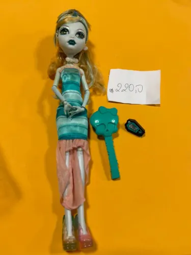 Monster High Lagoona Blue Skull Shore