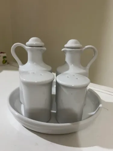 Galheteiro com 5 peças em porcelana