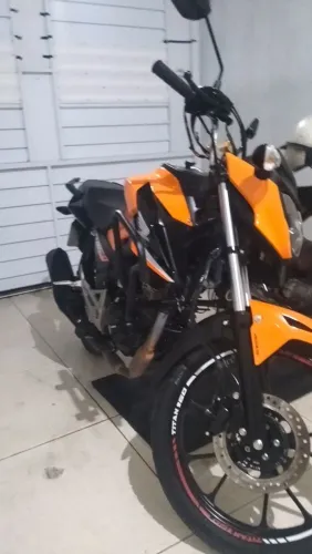 Titan 2025 com 6 mil km. tem conversa