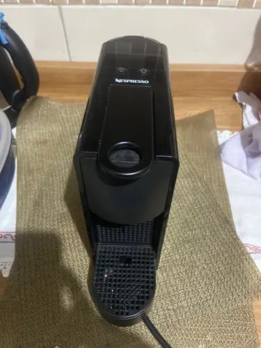 Cafeteira Nespresso Essenza Mini Preta