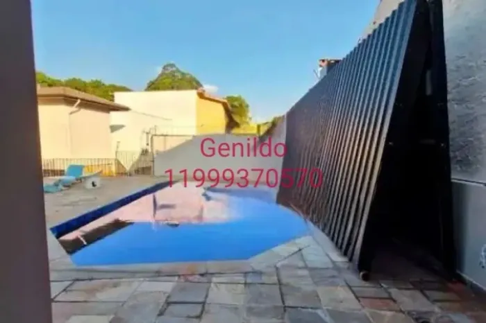 Casa de alto padrão, 5 quartos sendo suites, 9 vagas , piscina, armários planejados, jardi