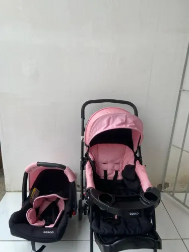 Kit Carrinho de Bebê e Bebê Conforto 