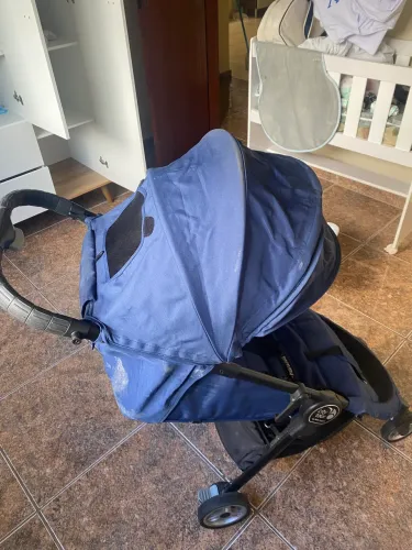 Carrinho de bebê para passeio