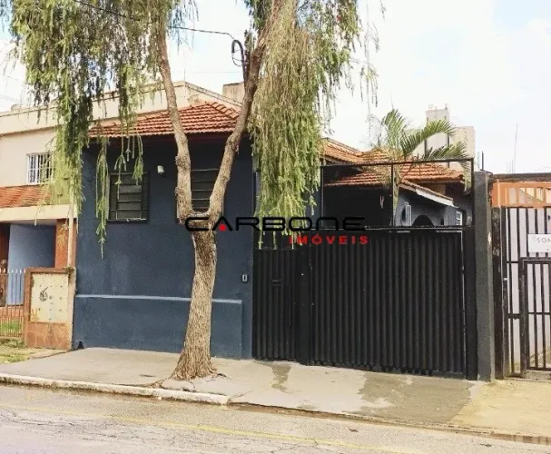 Vende-se Casa/Galpão, totalizando 520m² de terreno no Bairro do Bom Retiro.
