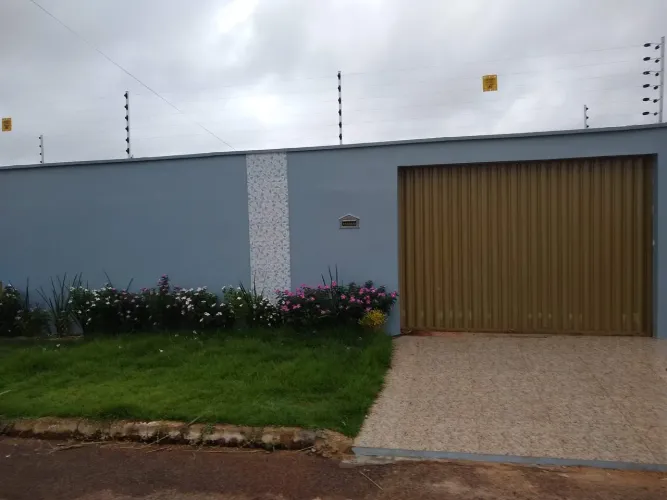 Casa na Beira do lago Luzimangues