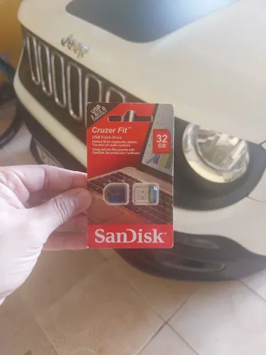 Pen drive SanDisk 32gb novo em Samambaia Sul
