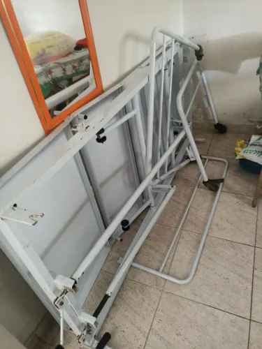Cama hospitalar em bom estado de uso 