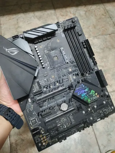 Placa-mãe ROG Strix B450-F Gaming