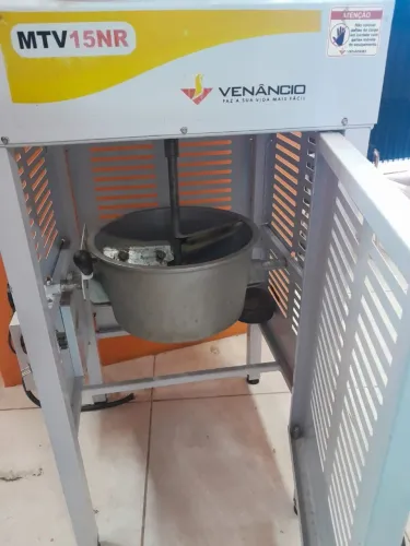 Misturador batedor VENÂNCIO 15 LITROS