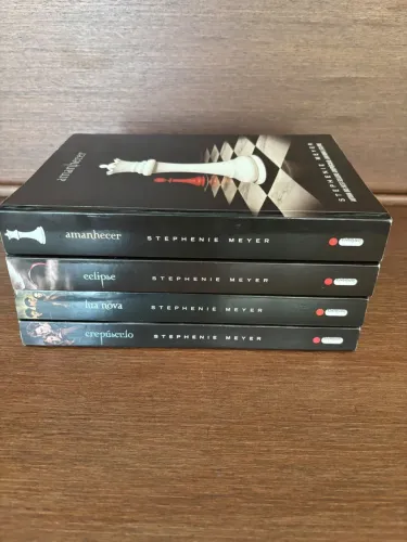 Saga Crepúsculo - kit 4 livros