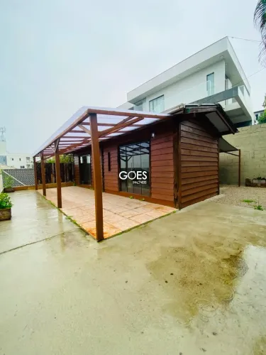 Casa residencial semi-mobiliada