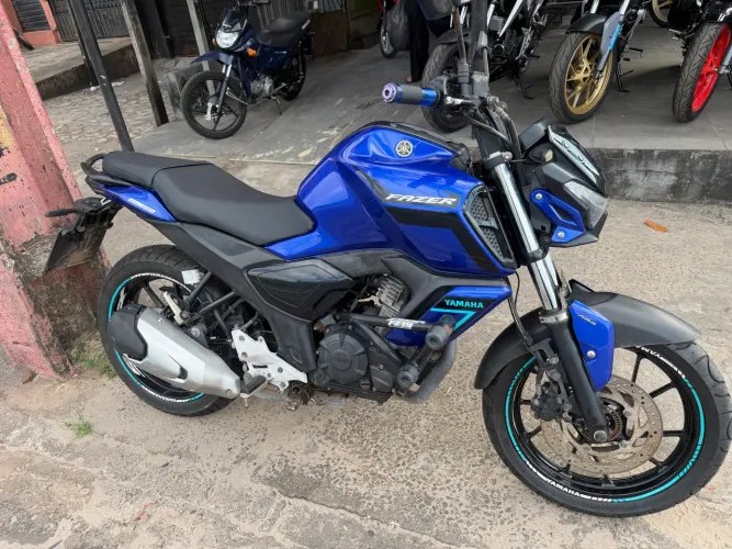 FZ 15 ANO 23/24 EM DIAS ACEITA CARTÃO ATÉ 18X