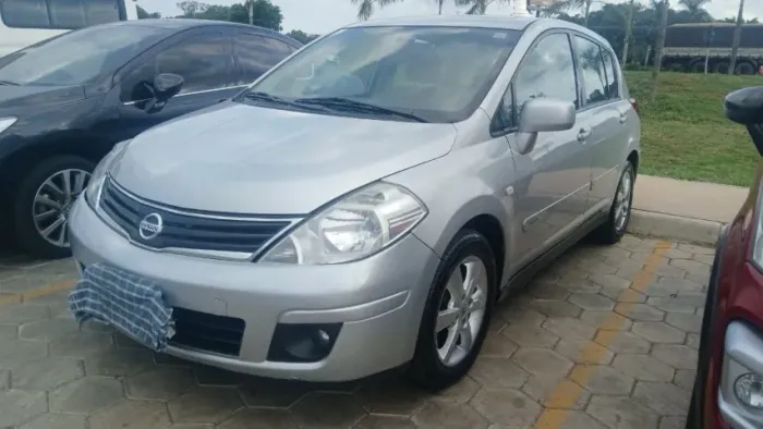 Nissan Tiida SL 1.8/1.8 Flex 16V Aut. 2011