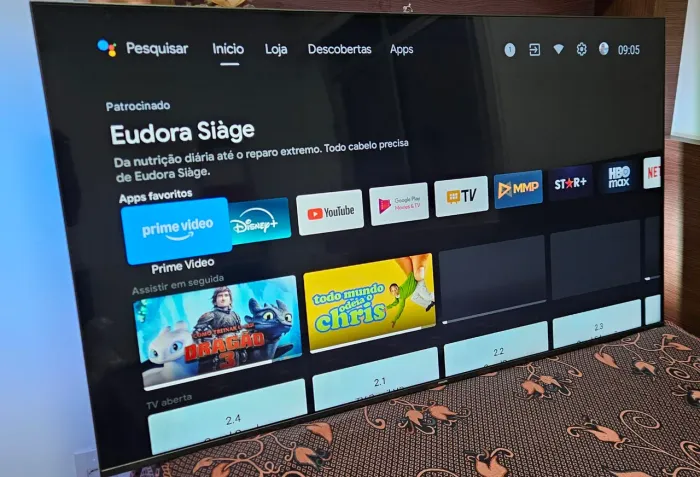 Televisão Philips 65" 4K com Ambilight