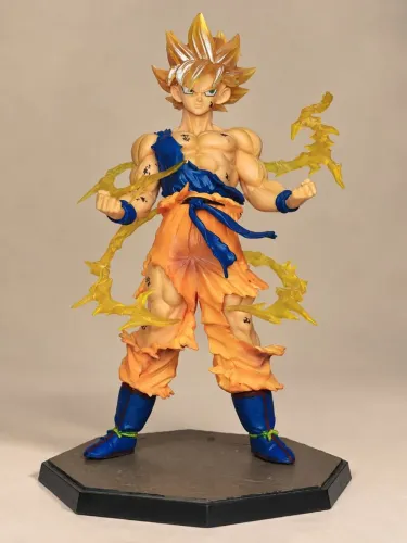 Figure Goku Super Saiyajin - Dragon Ball Z
