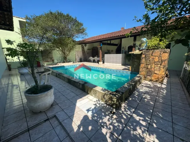 Casa em Rua das Palmas - Flórida - Praia Grande/SP