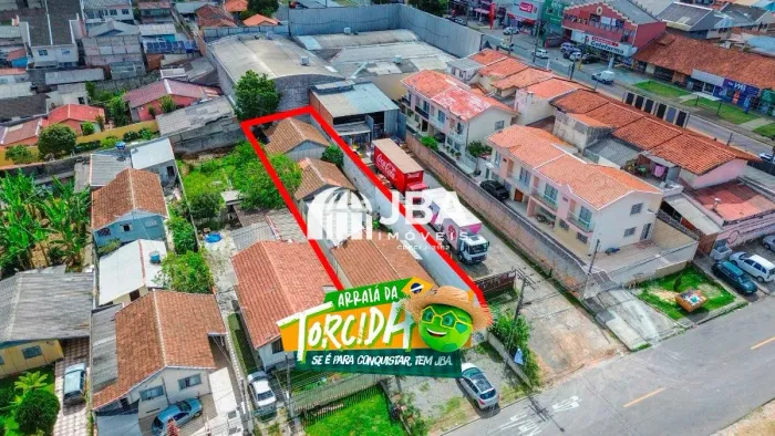 EXCELENTE CASA TÉRREA COM QUINTAL
