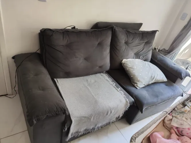 Sofá retrátil almofadado 