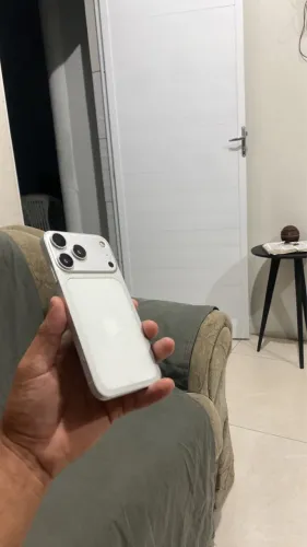 iPhone XR na carcaça do 17 pro ler descrição !