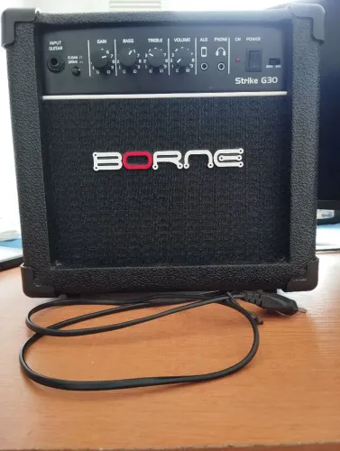 Cubo Amplificador Borne Strike G30 + Guitarra + Estojo/Palheta/Cabo P10 +