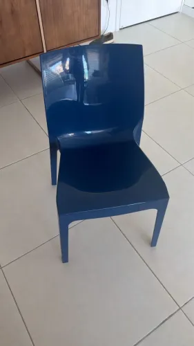 4 Cadeiras de plástico Azul 
