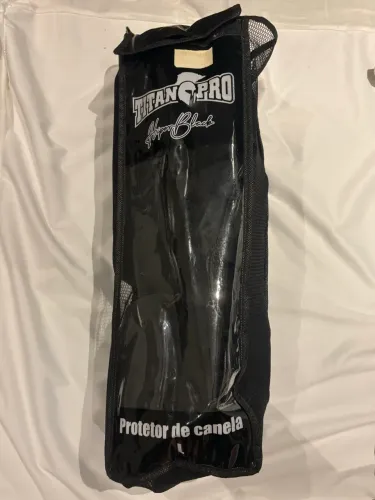 Caneleiras Muay Thay Titan Pro